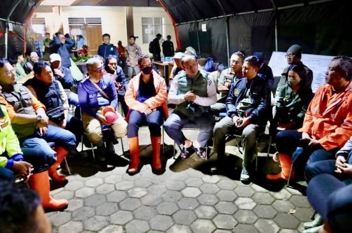 Evaluasi Bencana Longsor Pasirlangu Dipimpin Cucun Ahmad Syamsurijal untuk Pastikan Penanganan Optimal