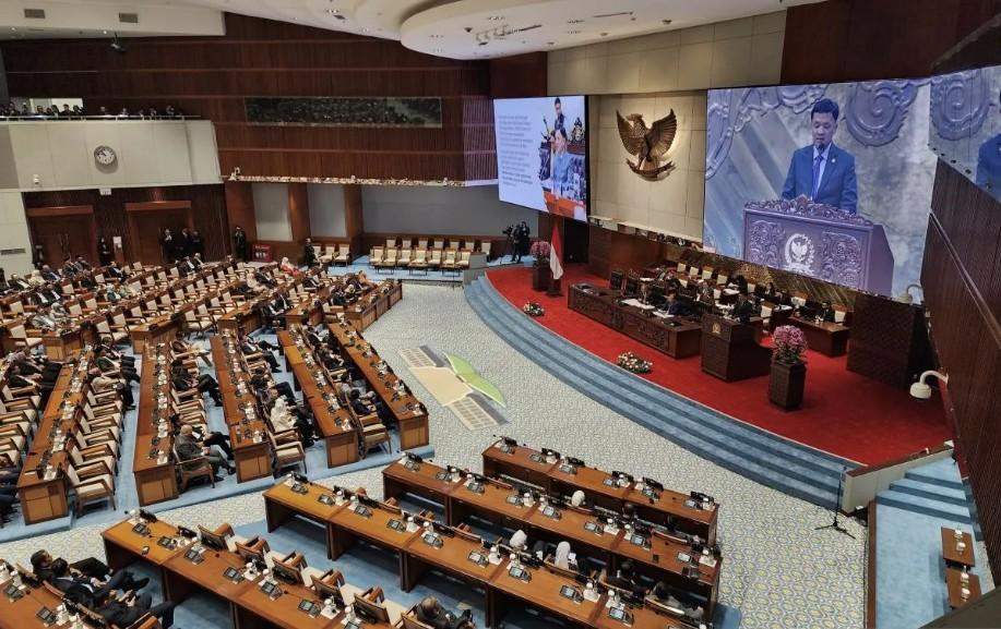 DPR RI Setujui Delapan Poin Percepatan Reformasi Polri, Tegaskan Kedudukan Polri Tetap di Bawah Presiden