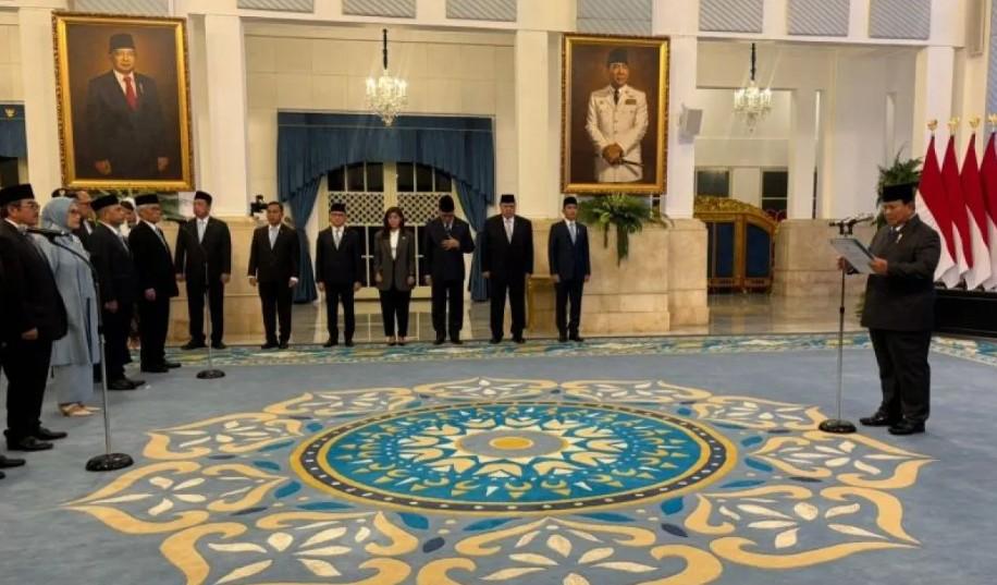Presiden Prabowo Lantik 8 Anggota DEN Unsur Pemangku Kepentingan Periode 2026–2030