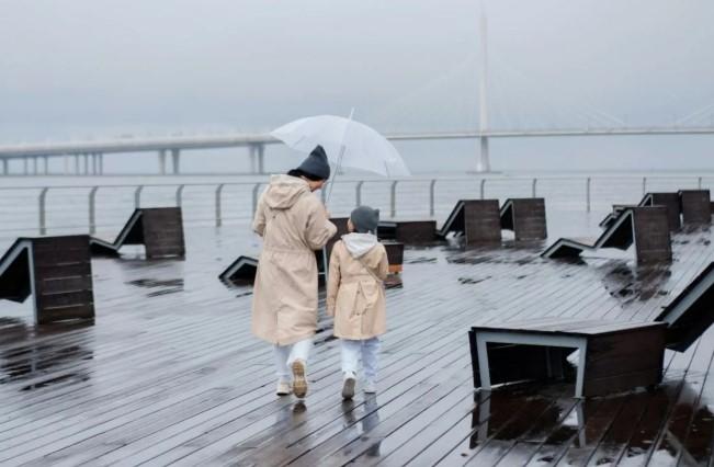 BMKG Peringatkan Potensi Hujan Deras dan Petir di Mayoritas Wilayah Indonesia Rabu Ini