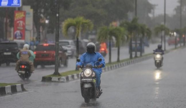 BMKG Ingatkan Potensi Hujan Lebat hingga Sangat Lebat di Sejumlah Wilayah Indonesia Hari Ini