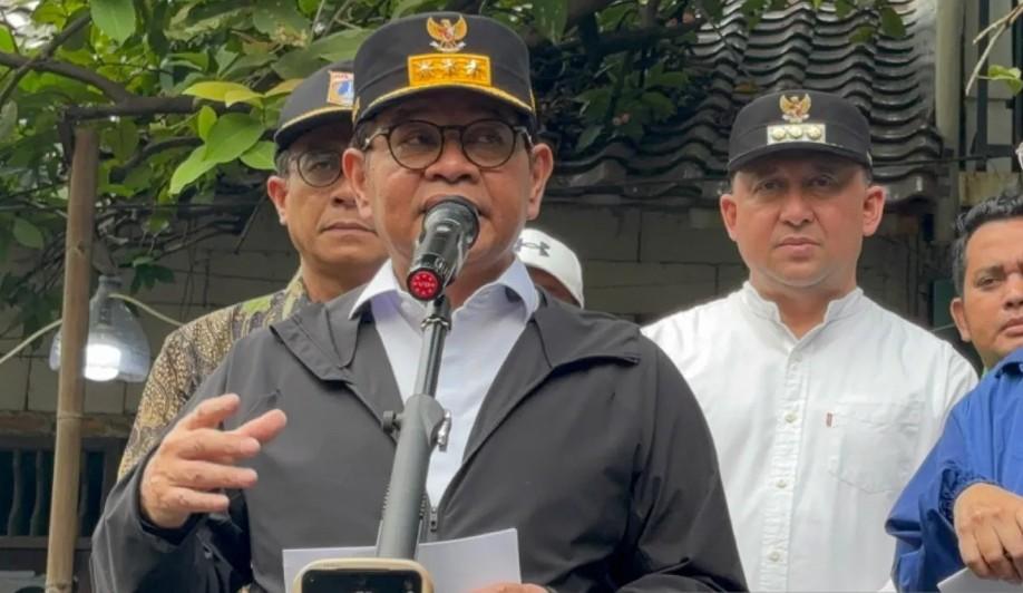 Gubernur Pramono Perpanjang Kebijakan PJJ, WFH, dan Operasi Modifikasi Cuaca hingga 1 Februari 2026