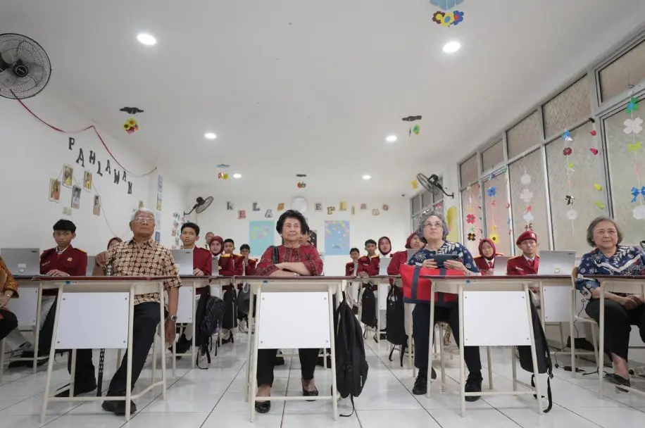 Dua Kakak Presiden Prabowo Kunjungi Sekolah Rakyat