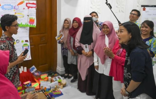 Perlindungan Guru Perlu Diperkuat: Bukan Hanya Tanggung Jawab Hukum, Tapi Juga Ekonomi dan Kesehatan