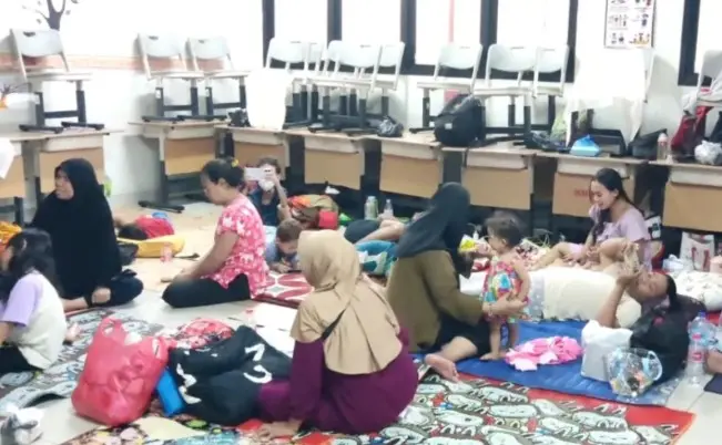 Banjir Lebih Dua Meter Rendam Kebon Pala, 125 Warga Mengungsi ke Sekolah