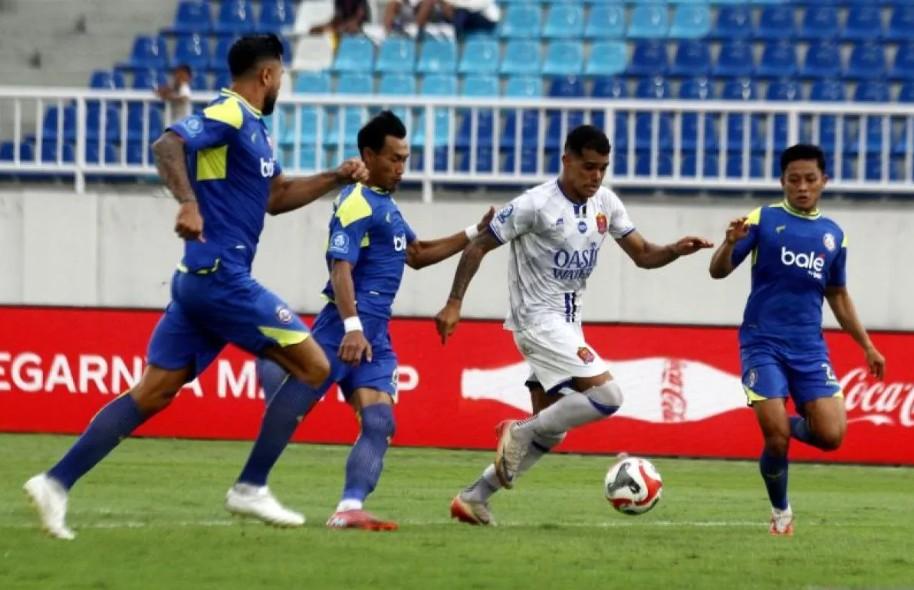 Arema FC Amankan Kemenangan Tipis 1-0 atas Persijap Jepara Lewat Gol Hansamu Yama