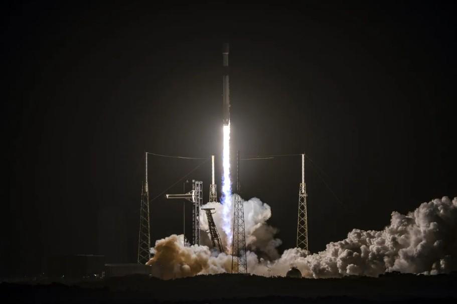 SpaceX Ajukan Izin ke FCC untuk Luncurkan Satu Juta Satelit Demi Bangun Pusat Data AI di Orbit