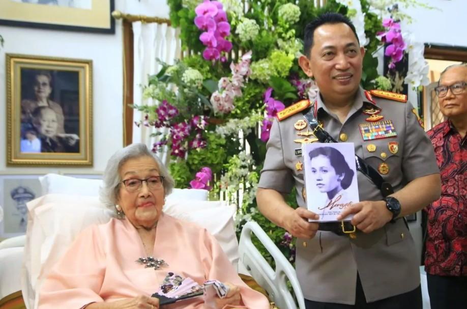 Meriyati Hoegeng Wafat di Usia 100 Tahun, Polri Sampaikan Duka Cita Mendalam