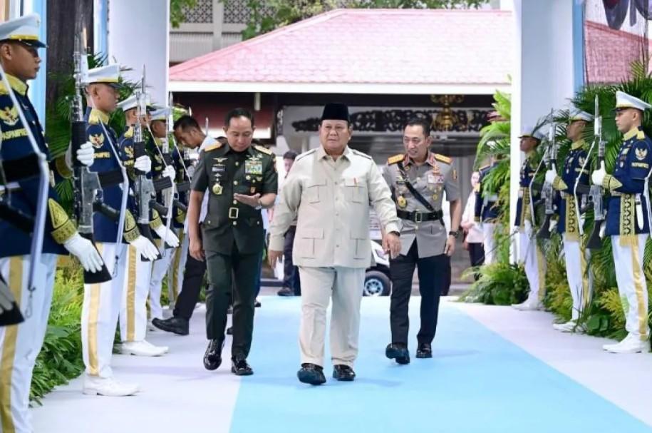 Presiden Prabowo Tekankan Profesionalisme dan Persatuan TNI-Polri dalam Rapim Tahunan