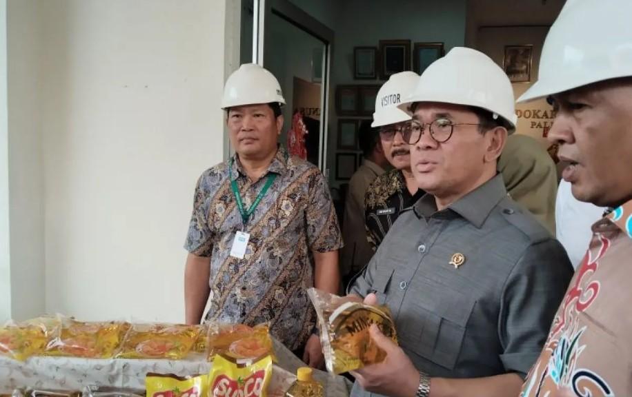 Menteri Perdagangan Budi Santoso Mendorong Produsen Perbanyak Second Brand untuk Jaga Keseimbangan Pasar Minyak Goreng