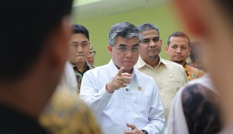 Kemnaker Menyesuaikan Uang Saku Magang Nasional Usai Upah Minimum 2026 Naik