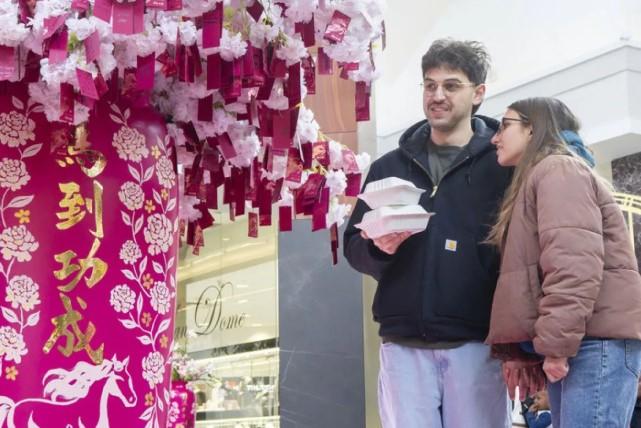 Semarak Tahun Baru Imlek Tahun Kuda Hiasi Sejumlah Mal di Toronto dan Richmond Kanada