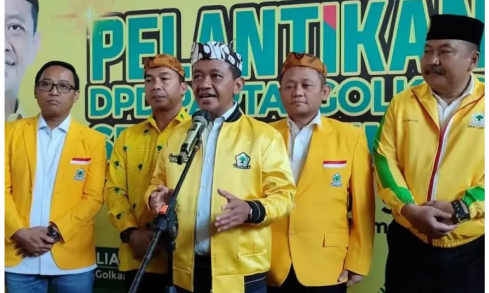 Bahlil Lahadalia Guyon Ajak Emil Dardak Gabung Golkar Saat Pelantikan DPD se-Jatim
