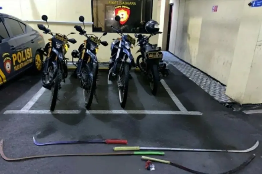 Polda Metro Jaya Amankan Lima Pemuda Diduga Hendak Tawuran Bersenjata Tajam di Ciracas