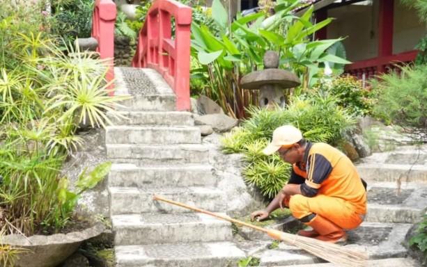Kelurahan Pekayon Kerja Bakti Bersihkan Vihara Jelang Imlek 2026, Wujud Toleransi dan Kebersamaan