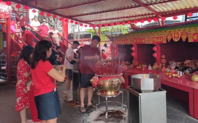 Vihara Dharma Bakti Terapkan Sistem Masuk Bergantian Saat Imlek 2026