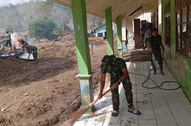 TNI AD Pastikan SMPN 26 Takengon Kembali Beroperasi Usai Terdampak Banjir di Aceh