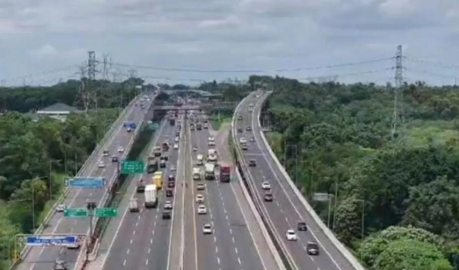 Lonjakan H-1 Imlek 2026, Kendaraan Menuju Jakarta via Tol Layang MBZ Melonjak 66 Persen