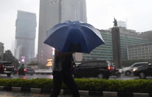 BMKG Memprakirakan Sebagian Wilayah Jakarta Diguyur Hujan Ringan hingga Sedang pada Rabu Siang