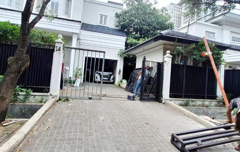 Pengemudi Diduga Mabuk Tabrak Pagar Rumah Jusuf Kalla di Kebayoran Baru, Polisi Pastikan Tidak Ada Korban
