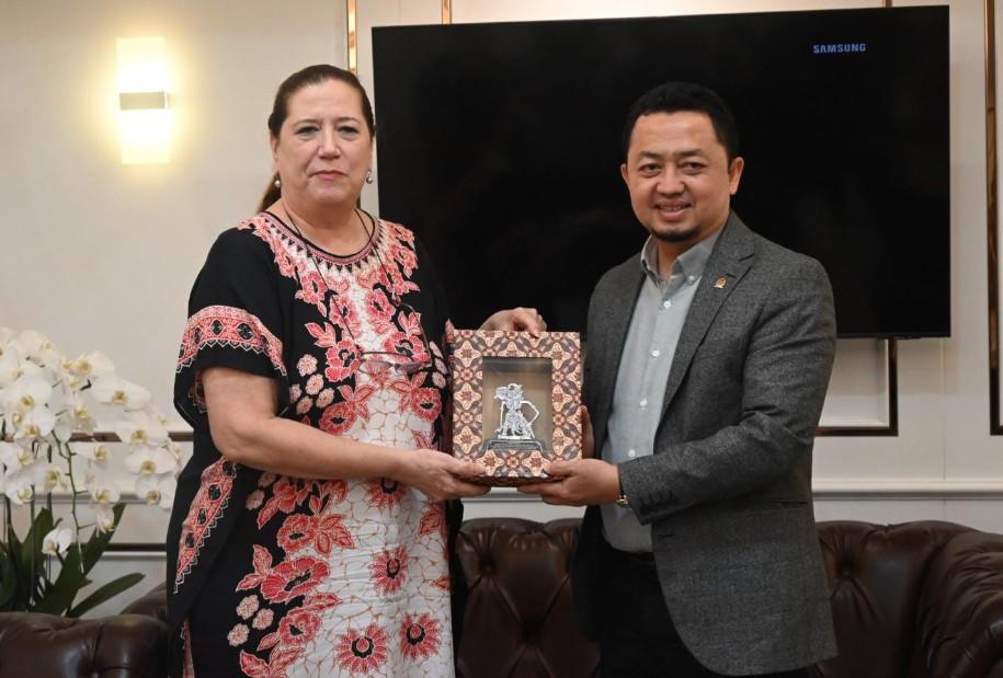 Ketua BKSAP DPR RI Syahrul Aidi Maazat Menerima Dubes Kuba dan Bahas Dampak Embargo AS terhadap Krisis Energi