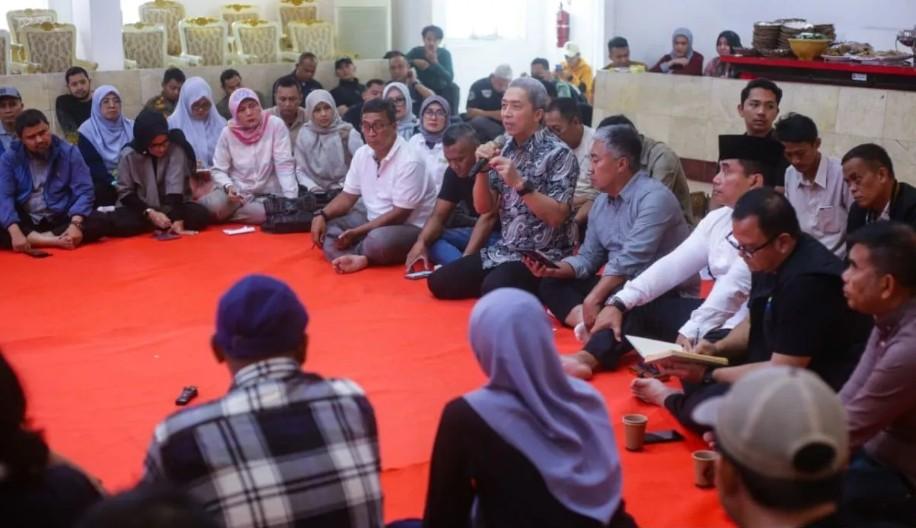 Ketika Wali Kota Bogor Tak Lagi Bisa Menghindar, Ratusan Warga “Menggerebek” Balai Kota Demi Aspirasi