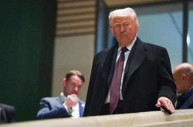 Trump Pertimbangkan Serangan Militer Terbatas ke Iran untuk Tekan Kesepakatan Nuklir