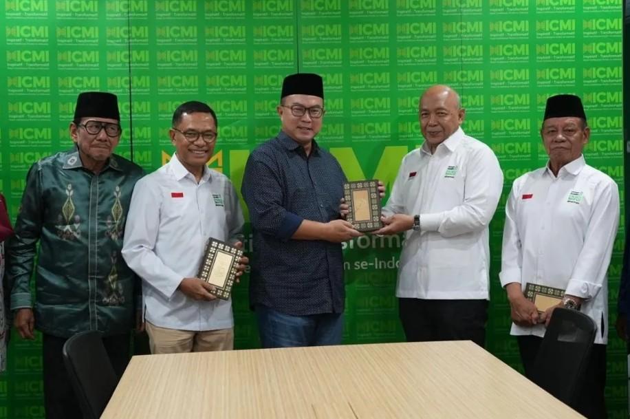 Yayasan Muslim Sinar Mas Wakafkan 2.000 Mushaf Al Quran kepada ICMI untuk Dukung Kebutuhan Ramadhan 2026
