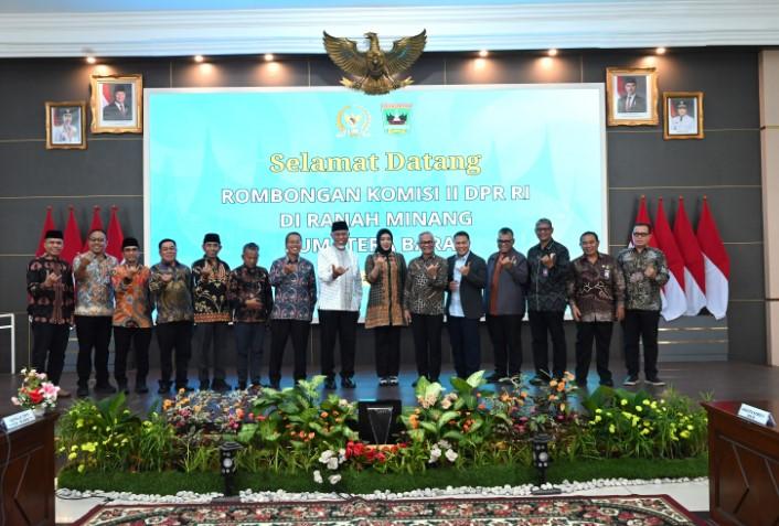 Komisi II DPR Desak Pemerintah Terbitkan SK Pengembalian TKD untuk Sumbar dan Dua Provinsi Terdampak Bencana