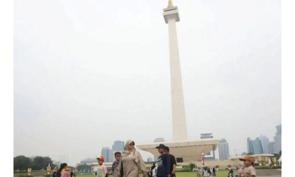 Monas Tetap Buka Selama Ramadhan, Ribuan Pengunjung Datangi Kawasan Ikon Jakarta