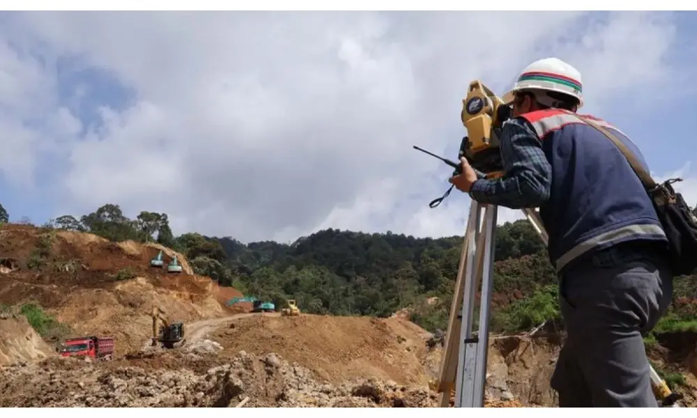 PT Hutama Karya Infrastruktur Berhasil Hubungkan Kembali Jalan Malalak yang Terputus Akibat Banjir Bandang