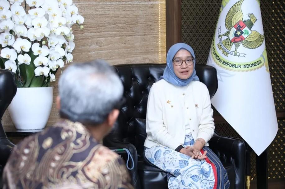 Rini Widyantini Serahkan Laporan Keuangan 2025 kepada BPK untuk Perkuat Transparansi dan Reformasi Birokrasi