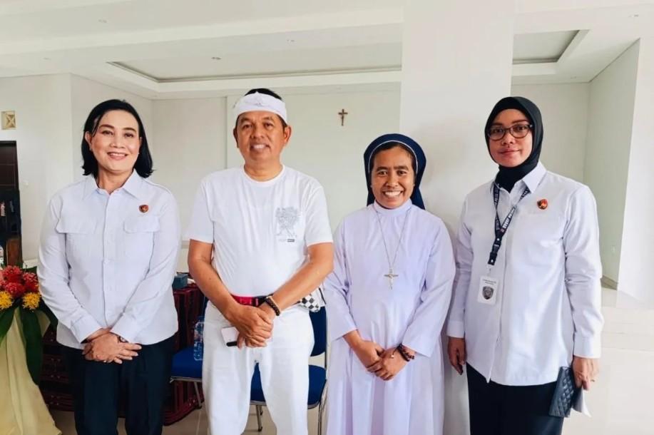 Gubernur Dedi Mulyadi Jemput 12 Perempuan Diduga Korban TPPO di Sikka, Polda Jabar Pastikan Proses Hukum Berjalan