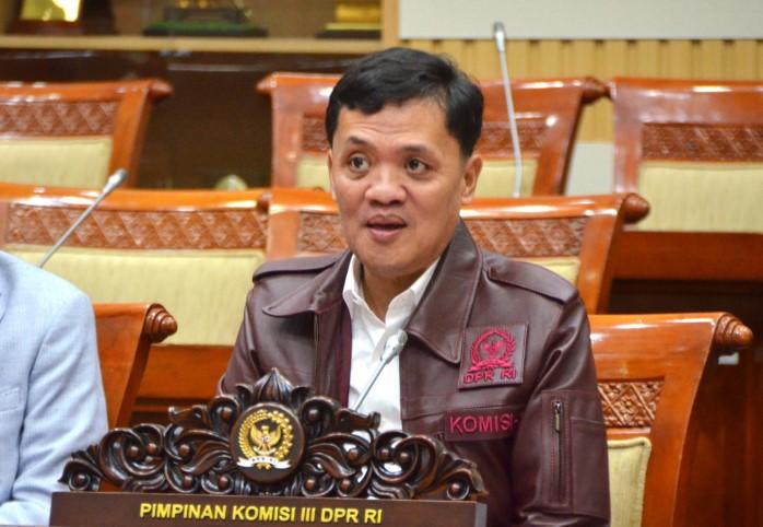 Komisi III DPR Soroti Tuntutan Pidana Mati terhadap ABK Fandi Ramadhan dalam Kasus 2 Ton Sabu