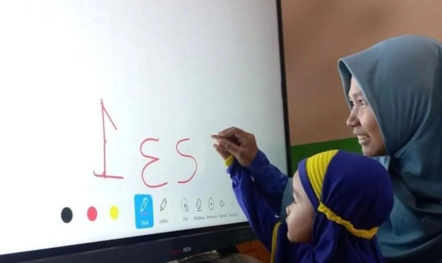 KPK Mengingatkan Pemerintah Waspada Pengadaan Papan Interaktif Digital untuk Program Digitalisasi Sekolah