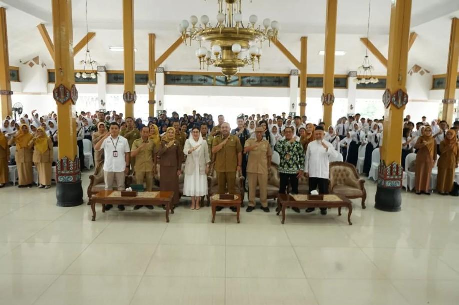 OJK Kediri Gencarkan Literasi Keuangan Syariah bagi 200 Pelajar SMP di Ngawi Lewat Program School of Syariah