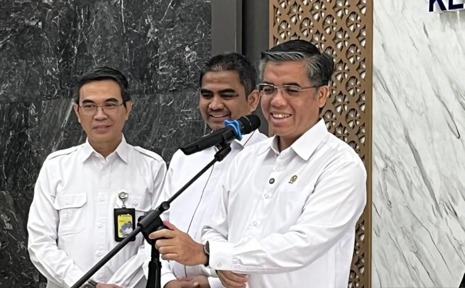 Menaker Yassierli Isyaratkan Pengumuman Bonus Hari Raya Pengemudi Ojol Bersamaan dengan THR Pekerja