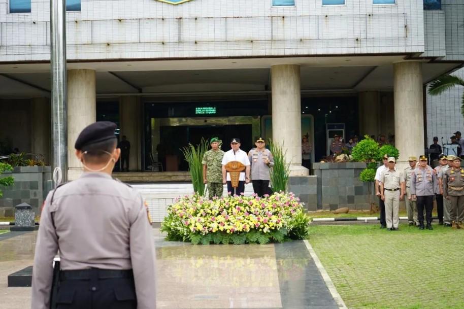 Wali Kota Hendra Hidayat Pimpin Apel Siaga Kamtibmas Libatkan 1.109 Personel Gabungan di Jakarta Utara