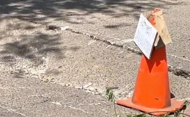 Jembatan Penghubung Jakarta-Bekasi di Kampung Kramat Retak dan Amblas, Diduga Tergerus Air