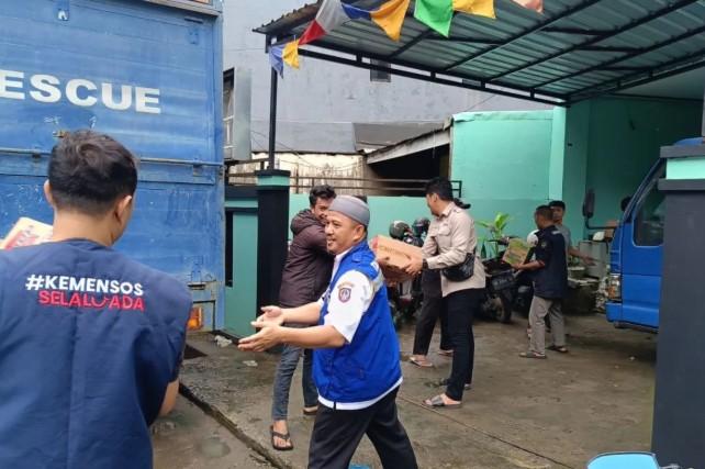 Gubernur Andi Sudirman Kerahkan Tagana Sulsel Bantu Korban Banjir Makassar, Tenda Pengungsian Didirikan di Antang