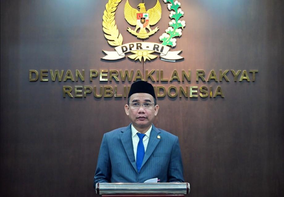 DPR RI Tegaskan Pasal Penghasilan dan Tunjangan Dosen Tidak Bertentangan dengan UUD 1945 di Sidang MK