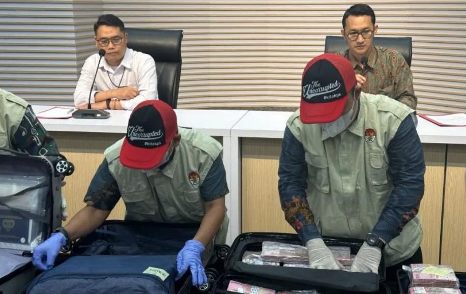 KPK Tahan Kepala Seksi Intelijen Cukai Budiman Bayu dalam Kasus Suap Impor Barang KW