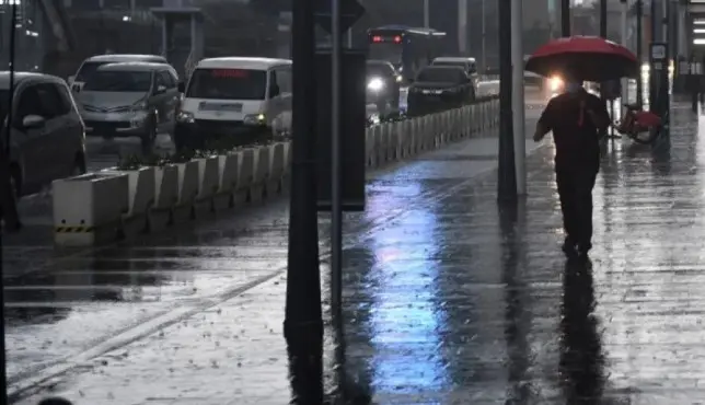 BMKG: Sebagian Jakarta Berpotensi Hujan Ringan pada Jumat Siang