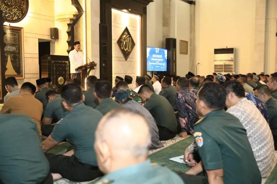 Kementerian Agama dan TNI AD Perkuat Ketahanan Sosial Lewat Program Shalat Tarawih Keliling Starling Ramadhan