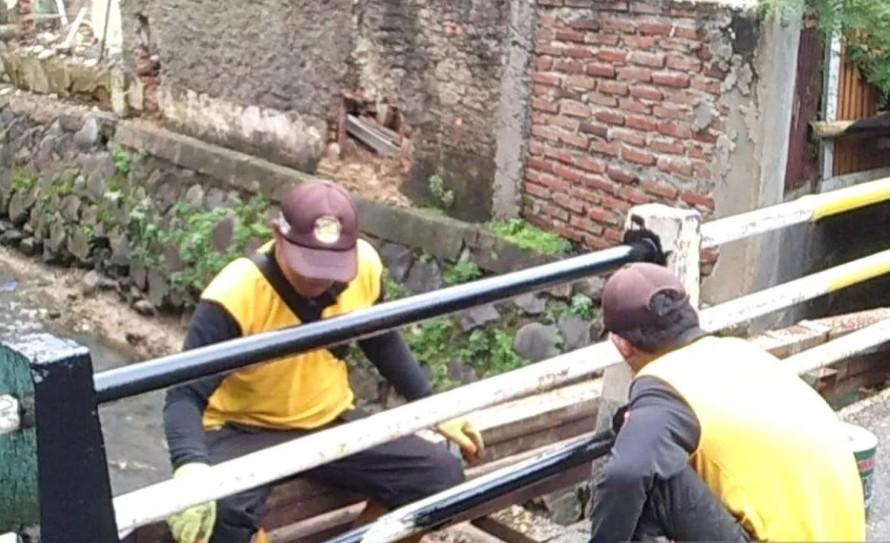 Pemkot Jakarta Timur Percantik 21 Jembatan di Matraman dan Tambal 1.745 Titik Jalan Berlubang