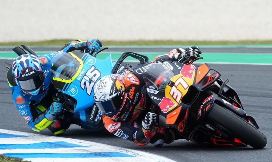 Pedro Acosta Menangi Duel Sengit Lawan Marc Marquez pada Sprint MotoGP Thailand 2026