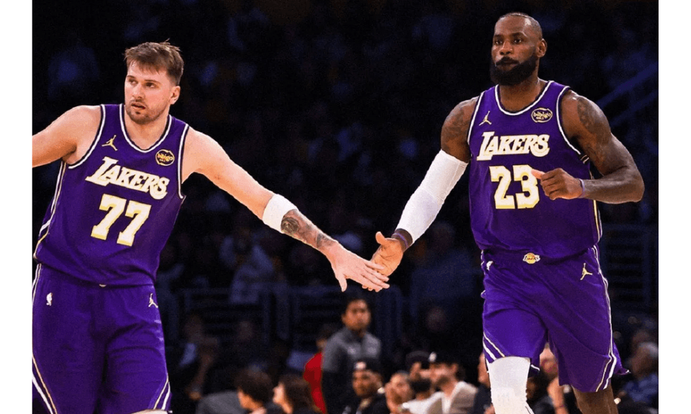 Duet Luka Doncic dan LeBron James Bawa Lakers Bungkam Warriors 129-101 di Chase Center