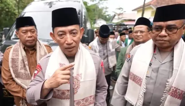 Kapolri Jenderal Listyo Sigit Prabowo Menyampaikan Dukacita atas Wafatnya Try Sutrisno