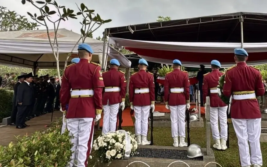 Presiden Prabowo Subianto Pimpin Langsung Upacara Militer Pemakaman Kenegaraan Try Sutrisno di TMP Kalibata