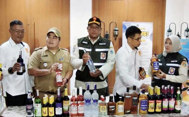 Razia Ramadhan, Operasi Gabungan Sita 455 Botol Miras di Jakarta Timur